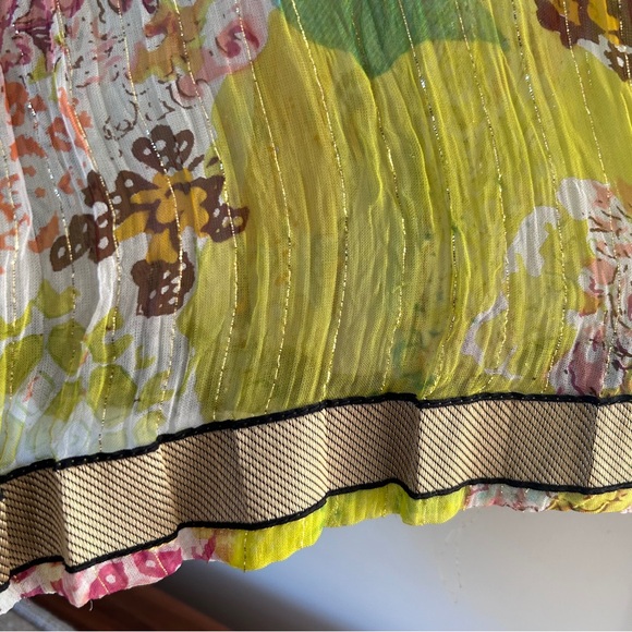 Flowy Gauze Skirt with Gold Metallic Hem, India - Picture 5 of 10